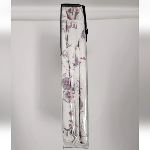 Lauren Ralph Lauren Maddie Blossom Cream Two Standard Pillowcases Cotton Floral - Picture 3 of 9